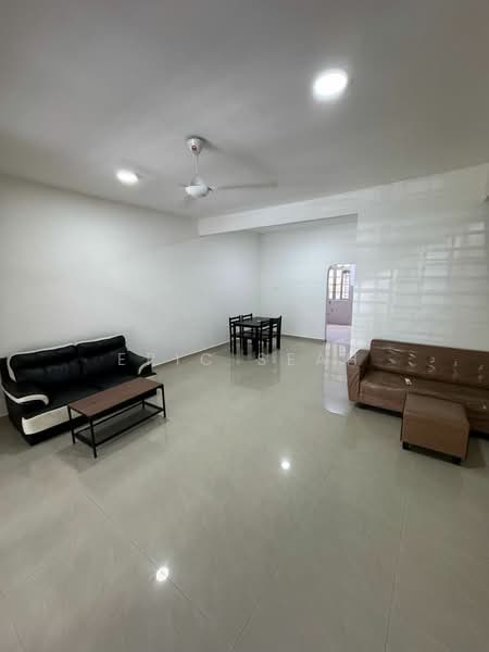 2-storey Terraced House for Rent in Taman Desa Tebrau (Tebrau) - Eric Seah - Living Room - PropertyGuru.com.my