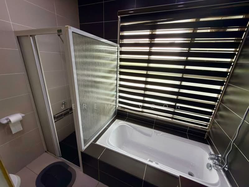 Rumah Teres 3 Tingkat untuk Dijual di Bandar Seri Alam (Masai) - Jeremy Voon - Bathroom - PropertyGuru.com.my