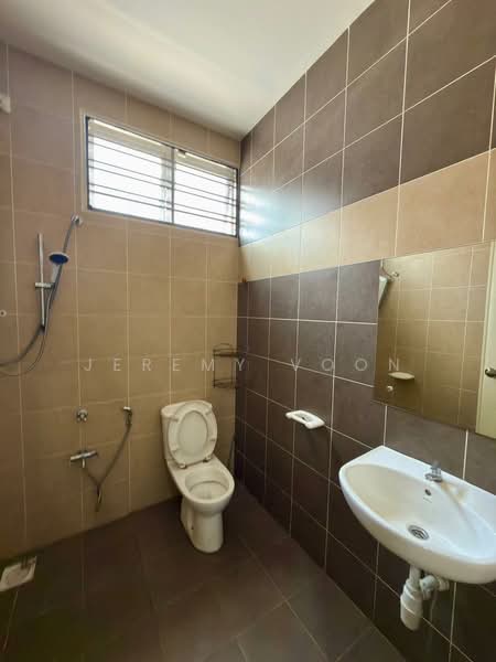 Rumah Teres 3 Tingkat untuk Dijual di Bandar Seri Alam (Masai) - Jeremy Voon - Bathroom - PropertyGuru.com.my