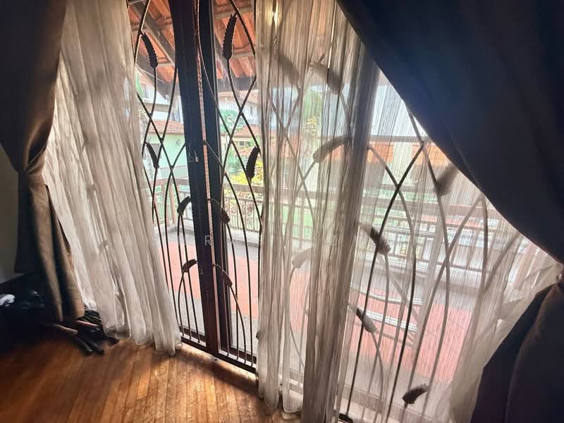 Rumah Banglo untuk Dijual di Seksyen 27 (Shah Alam) - Ashraf Azwan - Balcony - PropertyGuru.com.my