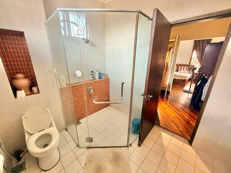 Rumah Banglo untuk Dijual di Seksyen 27 (Shah Alam) - Ashraf Azwan - Bathroom - PropertyGuru.com.my