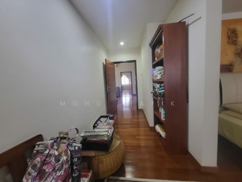 Rumah Berkembar untuk Dijual di Kota Kemuning (Shah Alam) - Mohd Shafik - Corridor - PropertyGuru.com.my