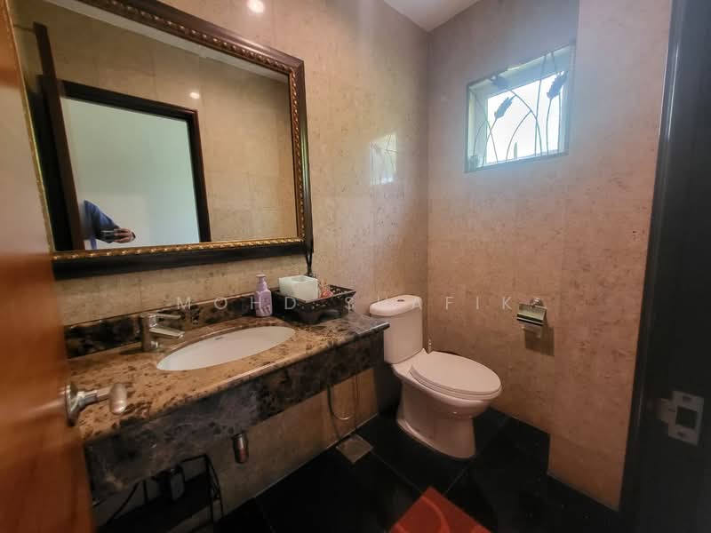 Rumah Berkembar untuk Dijual di Kota Kemuning (Shah Alam) - Mohd Shafik - Bathroom - PropertyGuru.com.my
