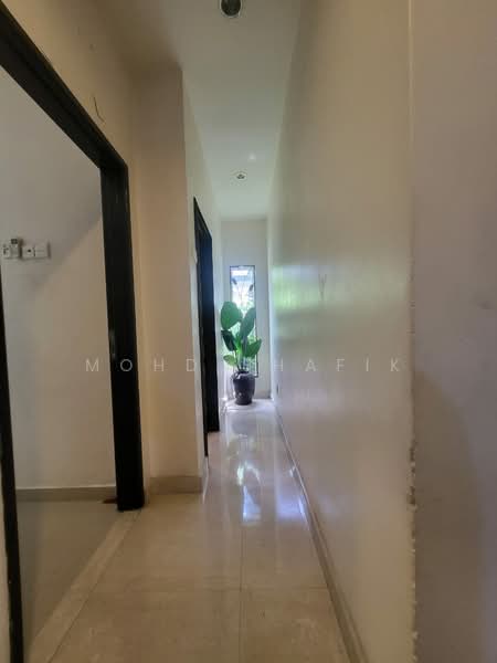 Rumah Berkembar untuk Dijual di Kota Kemuning (Shah Alam) - Mohd Shafik - Corridor - PropertyGuru.com.my