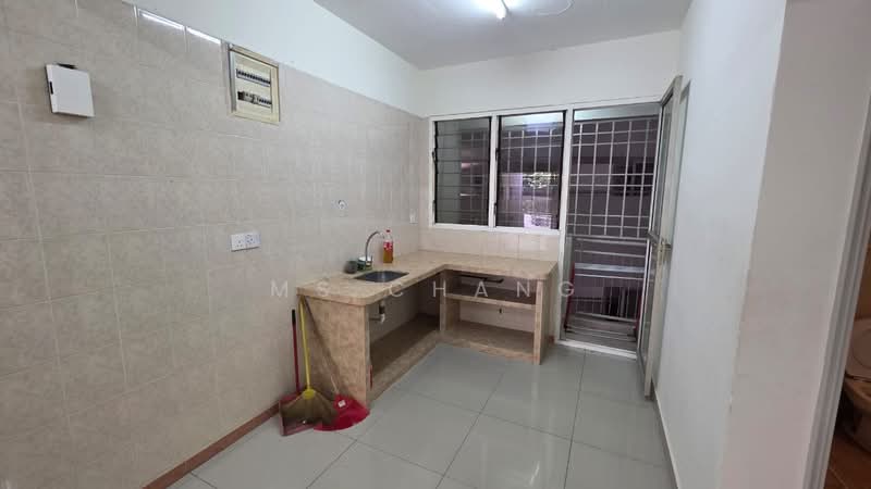 Kondominium untuk Dijual di Gurney Park Condominium - Ms Chang - Kitchen - PropertyGuru.com.my