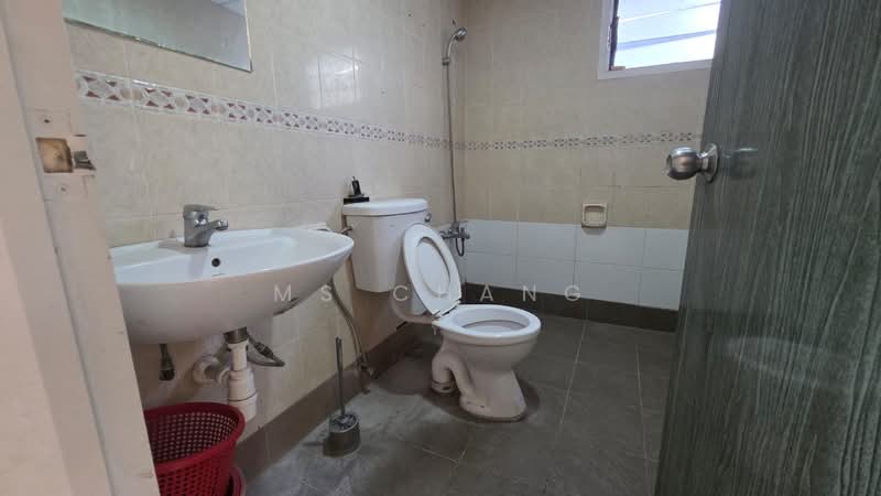 Kondominium untuk Dijual di Gurney Park Condominium - Ms Chang - Bathroom - PropertyGuru.com.my