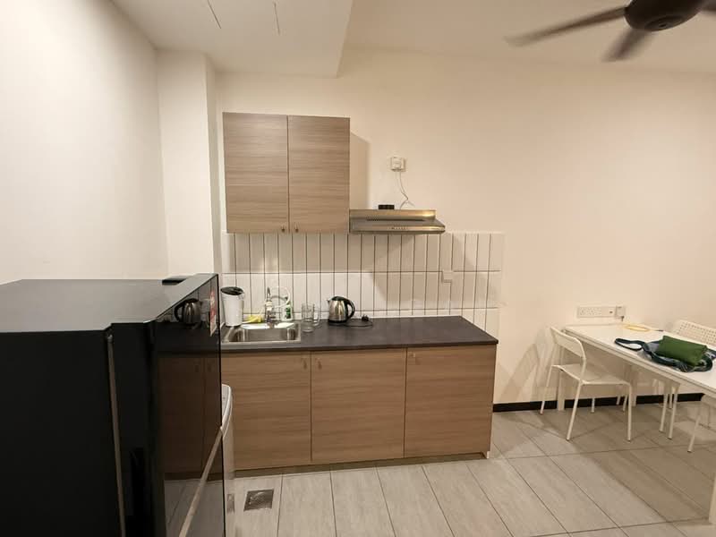 Servis Apartment untuk Disewa di Sensasi @ Utropolis - Tommy Gan - Kitchen - PropertyGuru.com.my