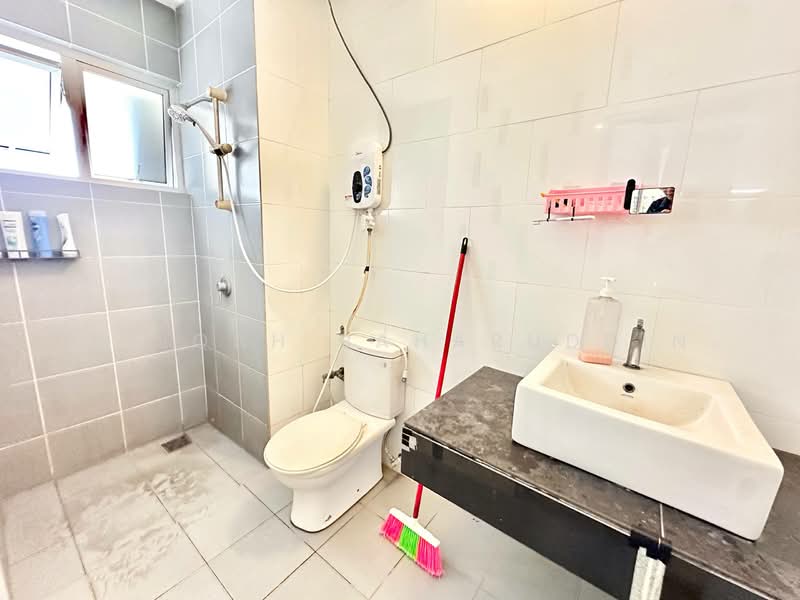 Kondominium untuk Dijual di The Wharf Residence - Afiqah Baharuddin - Bathroom - PropertyGuru.com.my