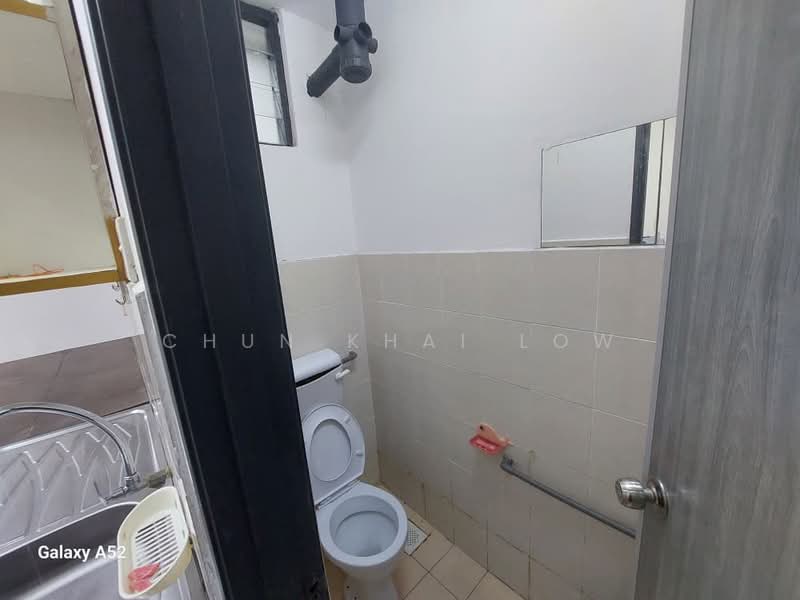 Flat for Rent at Lestari Apartment - CHUN KHAI LOW - Bathroom - PropertyGuru.com.my