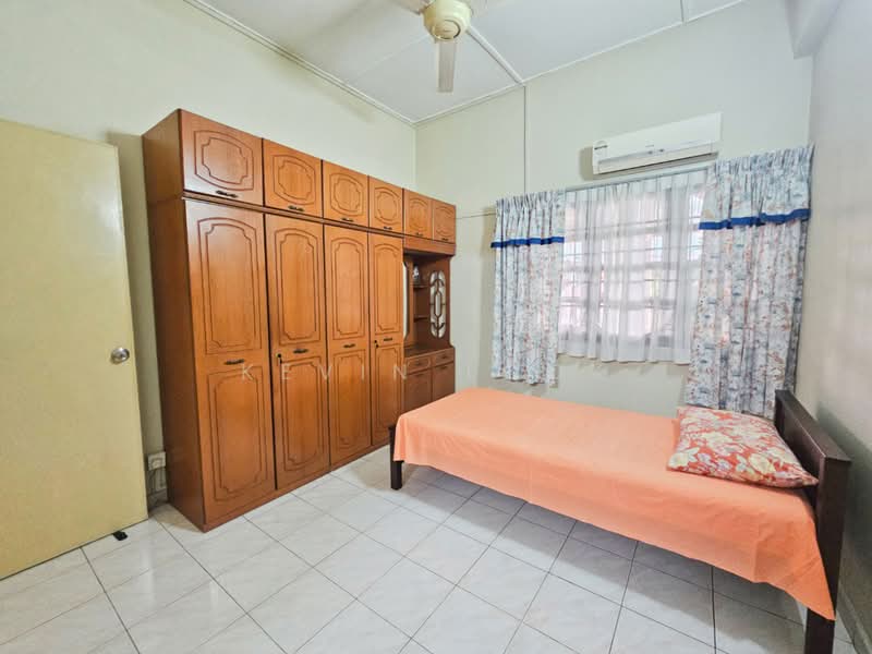 Rumah Teres 1.5 Tingkat untuk Dijual di Subang Jaya (Selangor) - Kevin Look - Bedroom - PropertyGuru.com.my