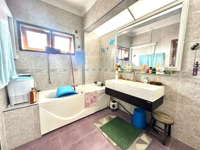Rumah Berkembar untuk Dijual di Kajang (Selangor) - Ashraf Azwan - Bathroom - PropertyGuru.com.my