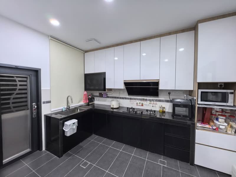 Rumah Teres 2 Tingkat untuk Dijual di Taman Nusa Idaman (Iskandar Puteri (Nusajaya)) - Liew Lih Yi - Kitchen - PropertyGuru.com.my