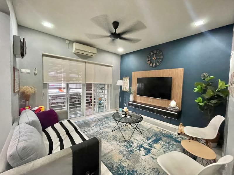 2-storey Terraced House for Sale in Bukit Jelutong (Shah Alam) - Aizuddin Ali - Living Room - PropertyGuru.com.my
