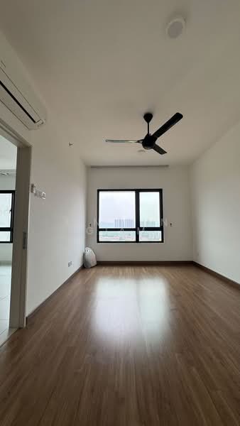 Servis Apartment untuk Disewa di The Tropika - Jin Jun Giam - Master bedroom - PropertyGuru.com.my