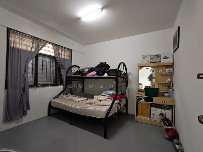 Flat for Rent at Flat PKNS Seksyen 19 - Muhammad Amin - Bedroom - PropertyGuru.com.my