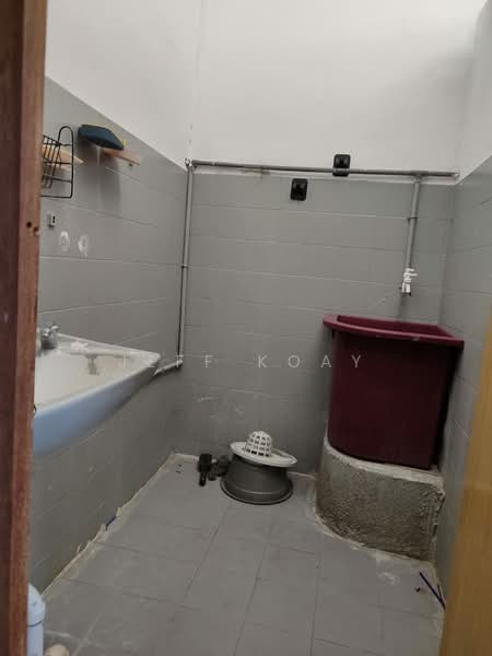 Terraced House for Rent in Taman Cegar (Simpang Ampat) - Jeff Koay - Bathroom - PropertyGuru.com.my