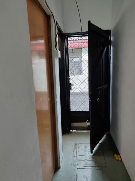 Terraced House for Rent in Taman Cegar (Simpang Ampat) - Jeff Koay - Entrance - PropertyGuru.com.my