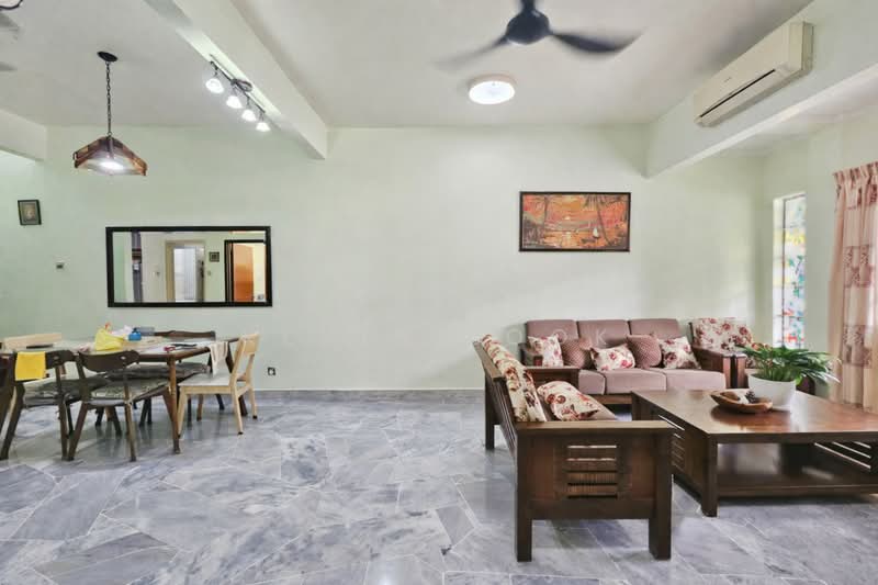 2-storey Terraced House for Sale in Subang Jaya (Selangor) - Kevin Look - Living Room - PropertyGuru.com.my