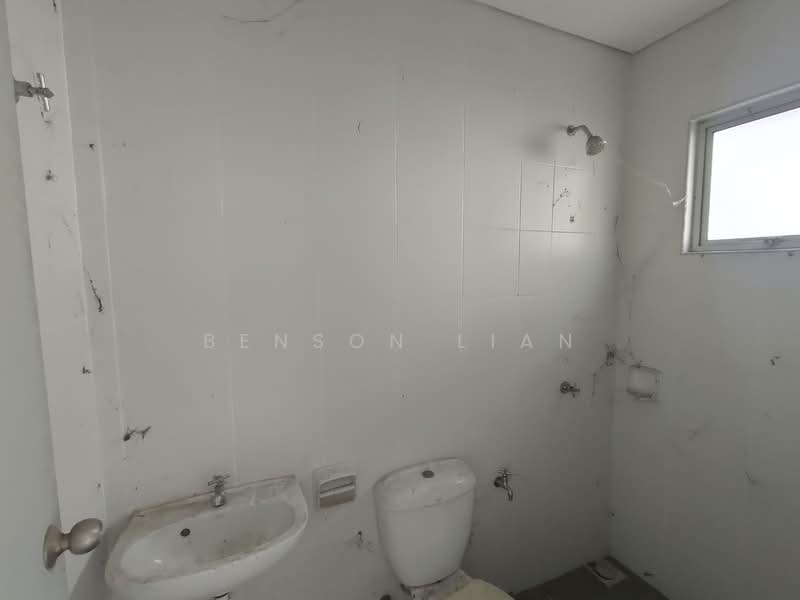 Rumah Berkembar untuk Dijual di Sungai Buloh (Selangor) - Benson Lian - Bathroom - PropertyGuru.com.my