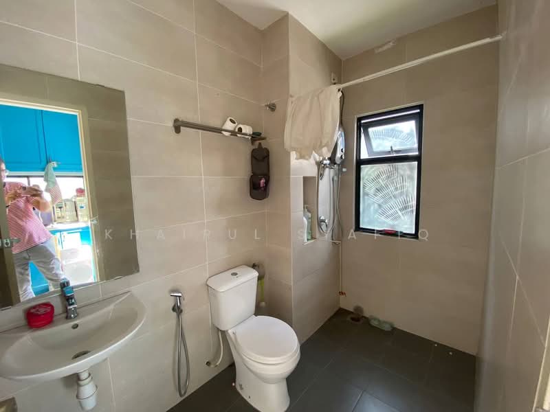 2-storey Terraced House for Sale in U12, Taman Cahaya Alam (Shah Alam) - Khairul Syafiq - Bathroom - PropertyGuru.com.my