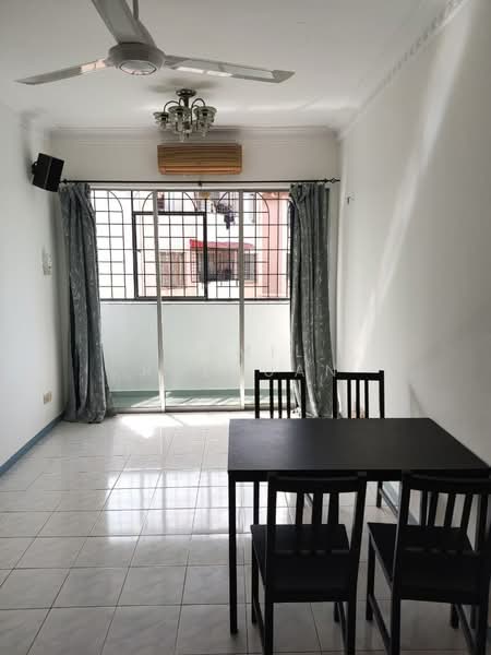 Pangsapuri untuk Disewa di Pangsapuri Putra Impian - Kamil Radzuan - Living Room - PropertyGuru.com.my