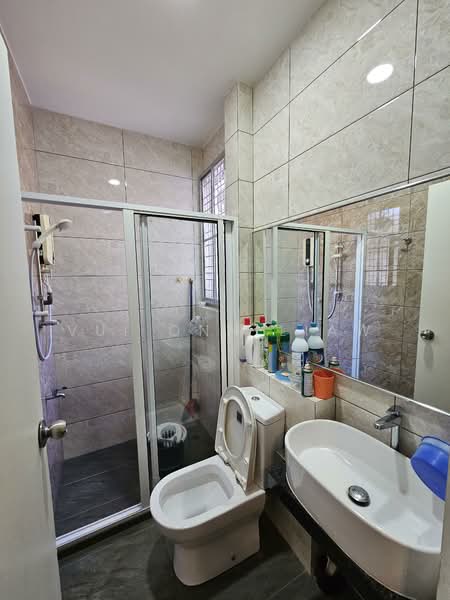 2.5-storey Terraced House for Sale in Kolombong (Kota Kinabalu) - Vui Onn Liaw - Bathroom - PropertyGuru.com.my