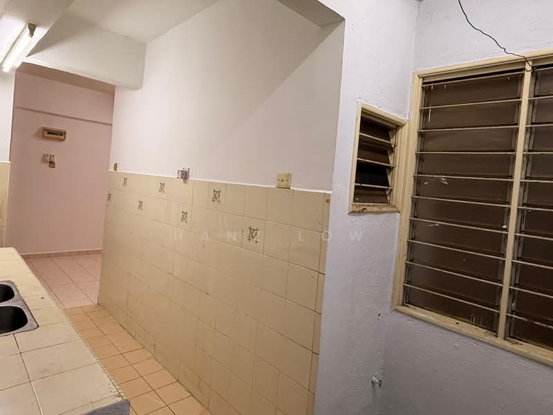 Pangsapuri untuk Disewa di Red Ruby - Hanz Low - Kitchen - PropertyGuru.com.my
