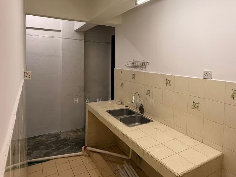 Pangsapuri untuk Disewa di Red Ruby - Hanz Low - Kitchen - PropertyGuru.com.my
