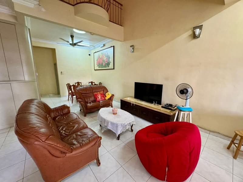 Rumah Teres 2 Tingkat untuk Dijual di Taman Perling (Perling) - Alden Heng - Living Room - PropertyGuru.com.my