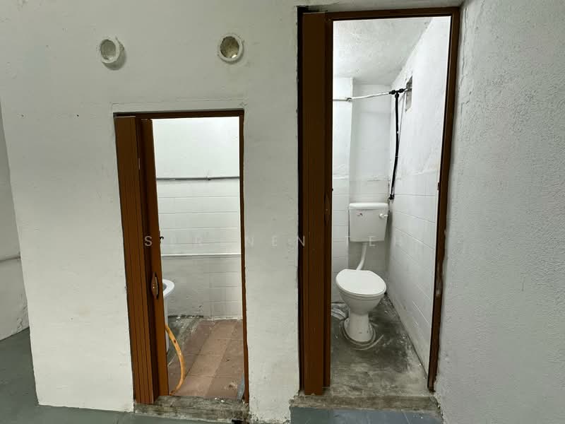 Shop / Office for Rent in George Town (Penang) - SERENEN TEH - Bathroom - PropertyGuru.com.my