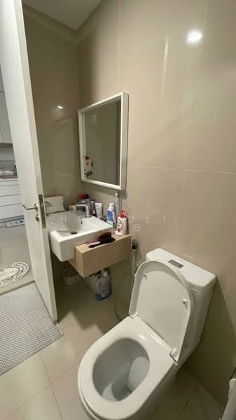 Service Residence for Sale at Southlink - Ho Suet Jing - Bathroom - PropertyGuru.com.my
