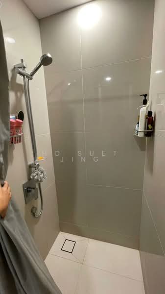 Service Residence for Sale at Southlink - Ho Suet Jing - Bathroom - PropertyGuru.com.my