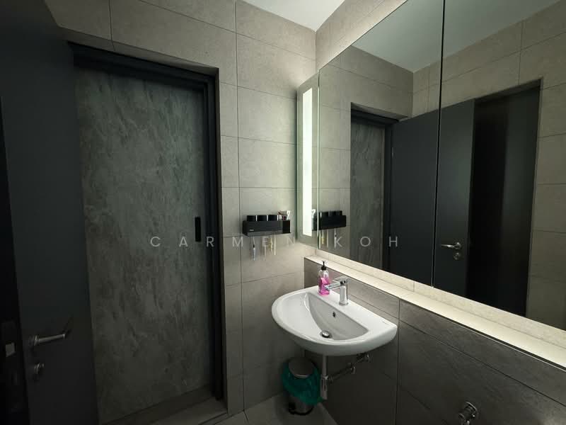 Servis Apartment untuk Dijual di Atwater : Service Residences - Carmen Koh - Bathroom - PropertyGuru.com.my
