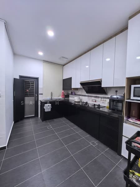 Rumah Teres 2 Tingkat untuk Dijual di Taman Nusa Idaman (Iskandar Puteri (Nusajaya)) - Sarah Shaffi - Kitchen - PropertyGuru.com.my