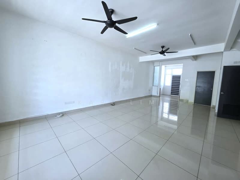 Rumah Teres 2 Tingkat untuk Dijual di Taman Mutiara Rini (Skudai) - Karl Lim - Living Room - PropertyGuru.com.my