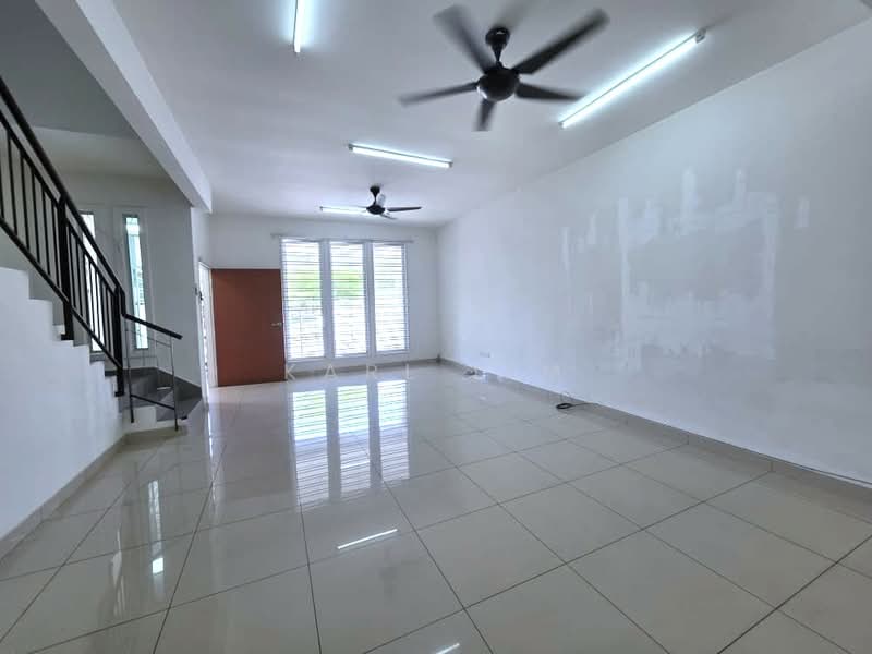Rumah Teres 2 Tingkat untuk Dijual di Taman Mutiara Rini (Skudai) - Karl Lim - Living Room - PropertyGuru.com.my
