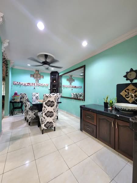 2-storey Terraced House for Sale in Usj 19 (Subang Jaya) - Aziz Abdullah - Dining Room - PropertyGuru.com.my