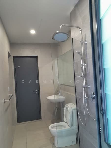 Servis Apartment untuk Dijual di Atwater : Service Residences - Carmen Koh - Bathroom - PropertyGuru.com.my