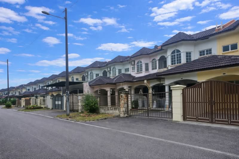 Rumah Teres 2 Tingkat untuk Dijual di Bandar Putra (Kulai) - Iden Tan - Exterior - PropertyGuru.com.my