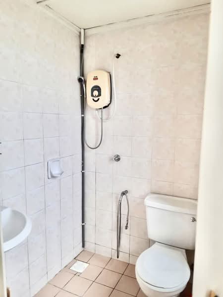 Kondominium untuk Dijual di D'aman Crimson - Nick Yeoh - Bathroom - PropertyGuru.com.my