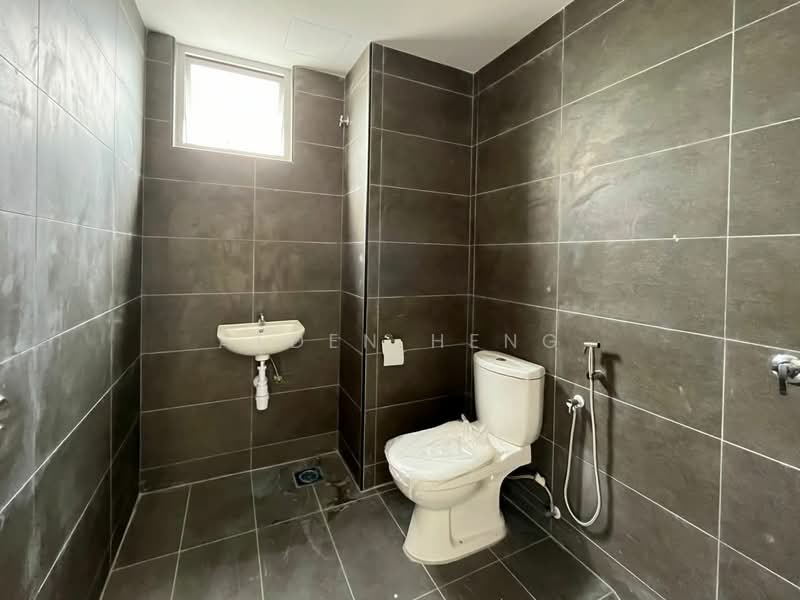 Service Residence for Sale at Midas @ Seri Alam - Alden Heng - Bathroom - PropertyGuru.com.my