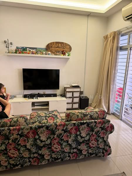 Rumah Teres 2 Tingkat untuk Dijual di Kota Emerald (Rawang) - Dexter Ong - Living Room - PropertyGuru.com.my