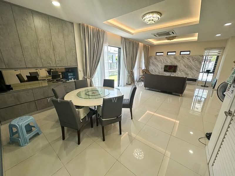 Semi-Detached House for Sale in Sungai Buloh (Selangor) - Yeong Wan Chi - Living Room - PropertyGuru.com.my