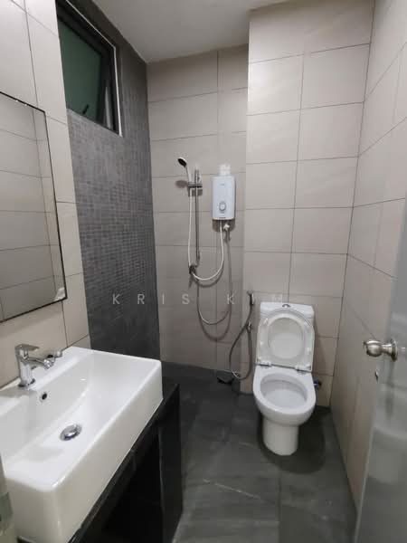 Pangsapuri untuk Disewa di D7 (D'Seven Lagoon Perdana) - Kris Kim - Bathroom - PropertyGuru.com.my
