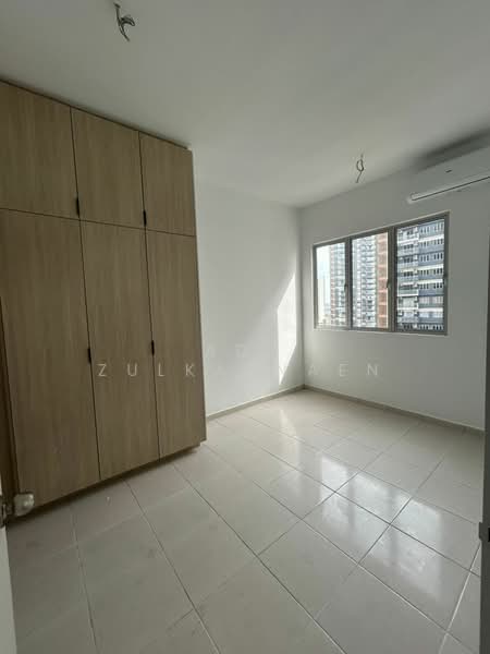 Kondominium untuk Dijual di Residensi Adelia 2 - Adi Zulkarnaen - Bedroom - PropertyGuru.com.my