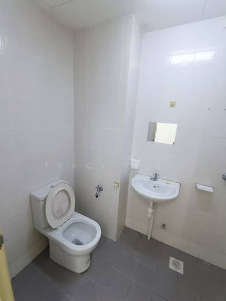 Pangsapuri untuk Disewa di Seri Pinang - Tracy Chua - Bathroom - PropertyGuru.com.my