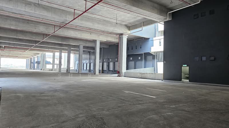 Warehouse for Rent in Seksyen 16 (Shah Alam) - Shireen Soh - Car Park - PropertyGuru.com.my