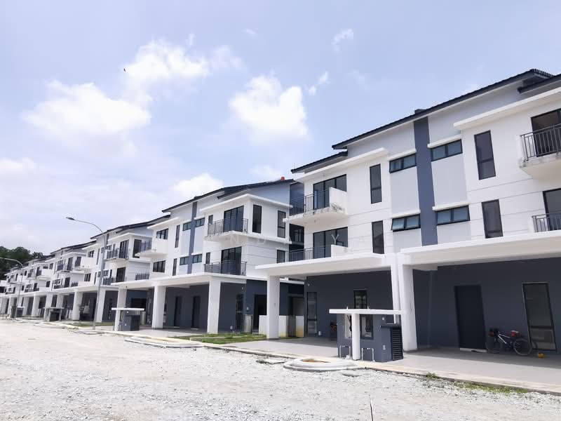 Semi-Detached House for Sale in Kwasa Damansara (Sungai Buloh) - Avenda Yap - Exterior - PropertyGuru.com.my