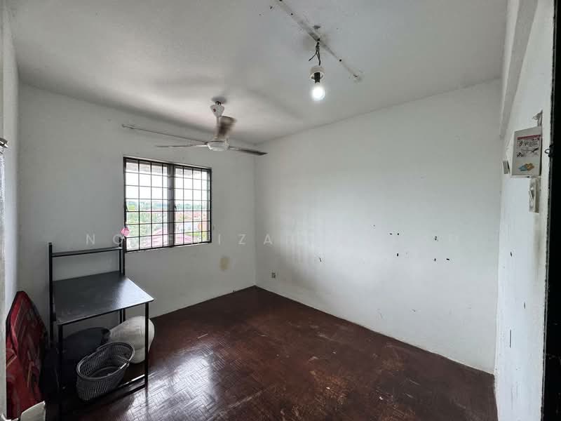 Pangsapuri untuk Dijual di Pangsapuri Bukit Kuda - Norfaizah Ahmad - Bedroom - PropertyGuru.com.my