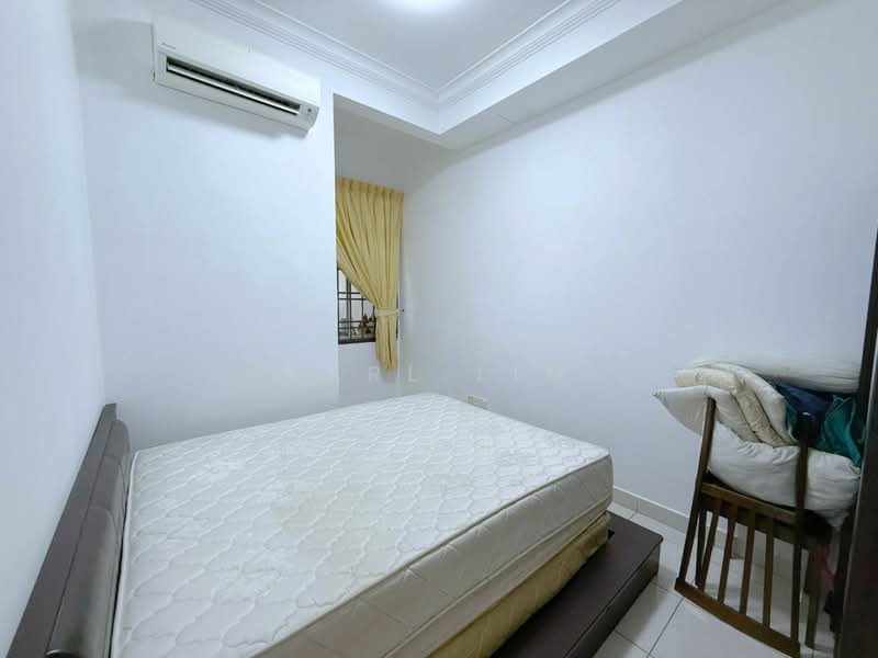 1.5-storey Terraced House for Sale in Taman Daya (Johor Bahru) - Karl Lim - Bedroom - PropertyGuru.com.my